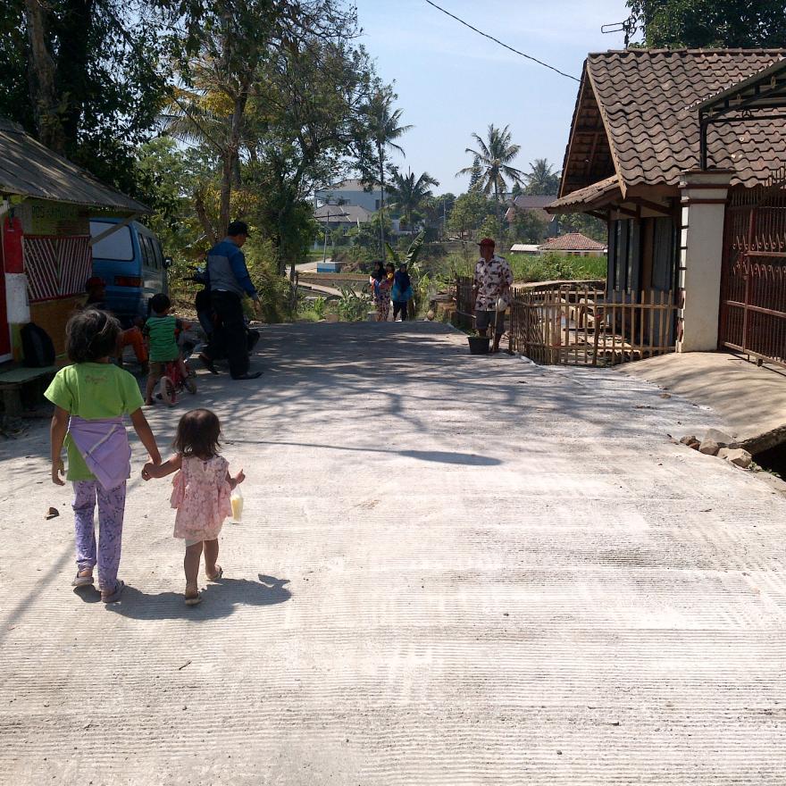 Pembangunan Jalan Desa Cikoneng -Rancabogo